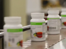 银发经济崛起:保健产业30年蜕变,开启8万亿市场新篇章